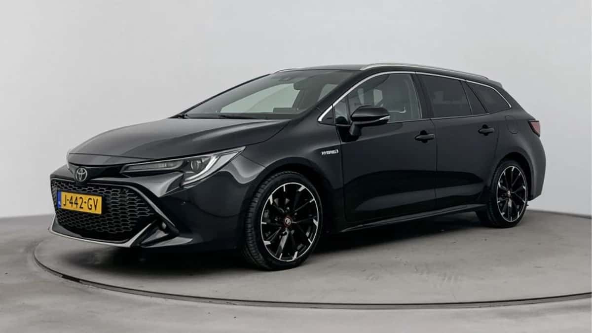 Toyota Corolla_Touring_Sports (2020) — foto 1