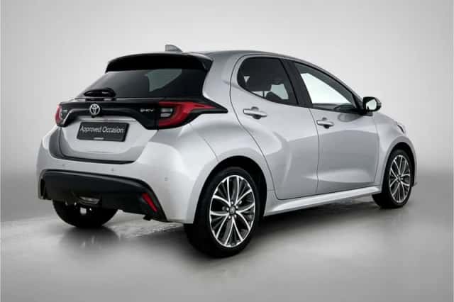 Toyota Yaris (2025) thumbnail 2