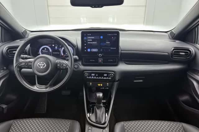 Toyota Yaris (2025) thumbnail 4