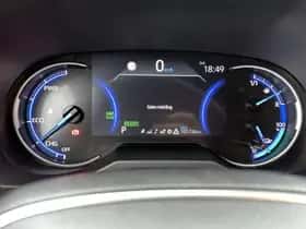 Toyota RAV4 (2022) thumbnail 5