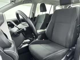 Toyota RAV4 (2017) thumbnail 16