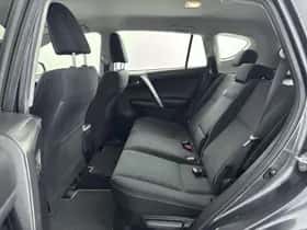 Toyota RAV4 (2017) thumbnail 17