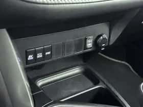 Toyota RAV4 (2017) thumbnail 25