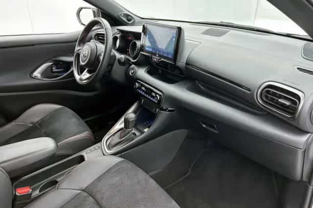 Toyota Yaris (2023) thumbnail 6