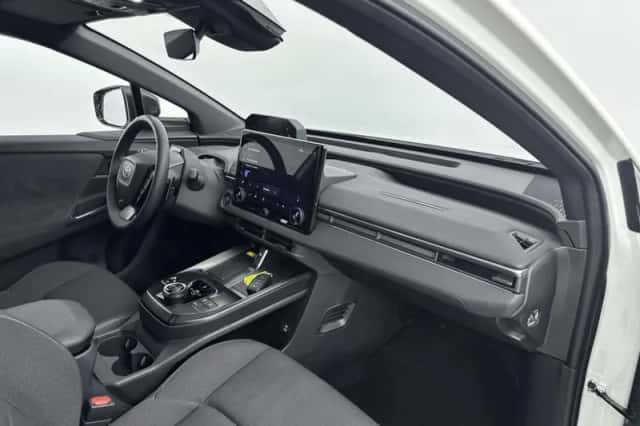 Toyota C-HR+ (2026) thumbnail 6