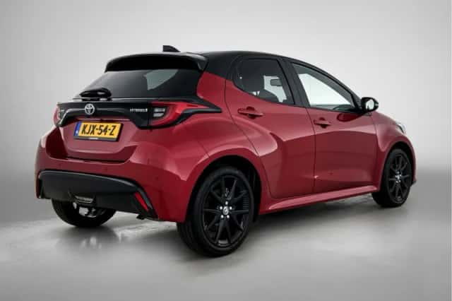 Toyota Yaris (2024) thumbnail 2