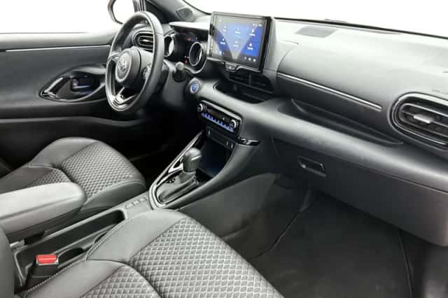 Toyota Yaris (2024) thumbnail 6