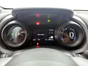 Toyota Yaris (2022) thumbnail 5