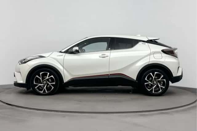 Toyota C-HR (2019) thumbnail 3