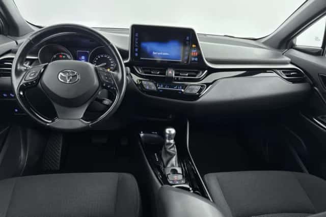 Toyota C-HR (2019) thumbnail 4
