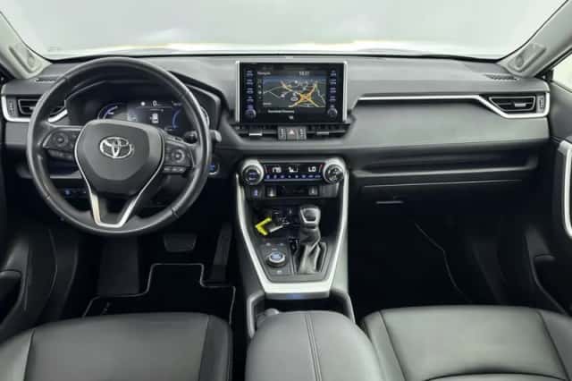 Toyota RAV4 (2020) thumbnail 4