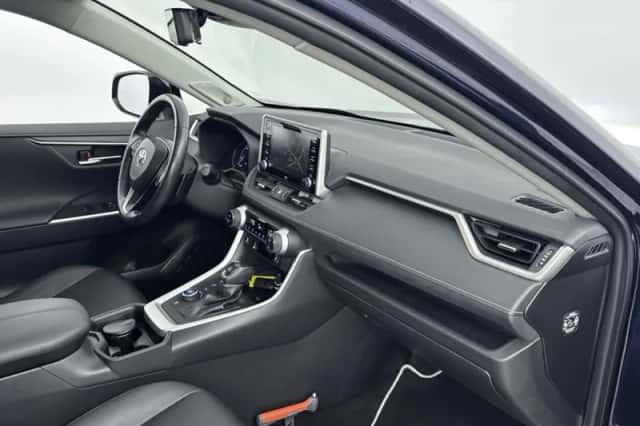 Toyota RAV4 (2020) thumbnail 6