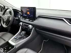 Toyota RAV4 (2023) thumbnail 6
