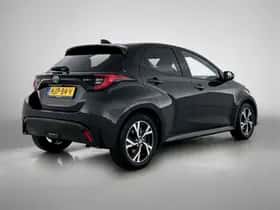 Toyota Yaris (2025) thumbnail 2