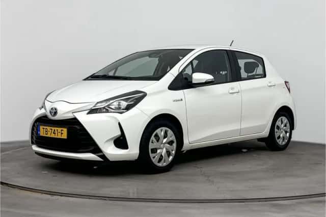 Toyota Yaris (2017) thumbnail 1