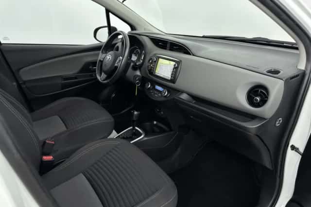 Toyota Yaris (2017) thumbnail 6