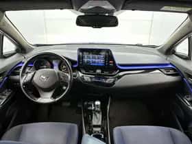 Toyota C-HR (2017) thumbnail 4