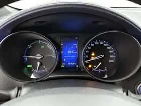 Toyota C-HR (2017) thumbnail 5