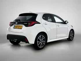 Toyota Yaris (2021) thumbnail 2