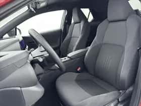 Toyota C-HR (2024) thumbnail 6