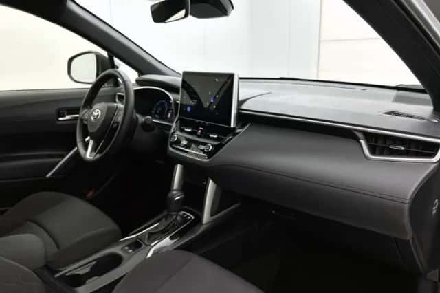 Toyota Corolla Cross (2025) thumbnail 6