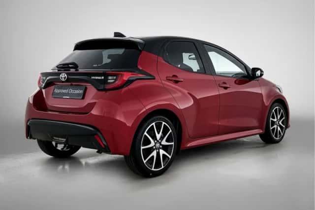Toyota Yaris (2022) thumbnail 2