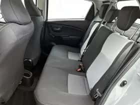 Toyota Yaris (2019) thumbnail 16