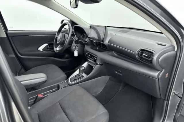 Toyota Yaris (2025) thumbnail 6
