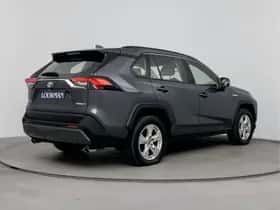 Toyota RAV4 (2021) thumbnail 3