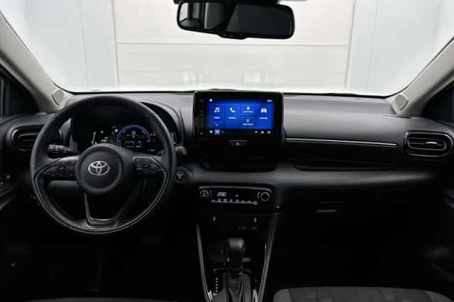 Toyota Yaris (2025) thumbnail 4