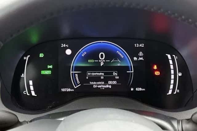 Toyota Yaris (2025) thumbnail 5