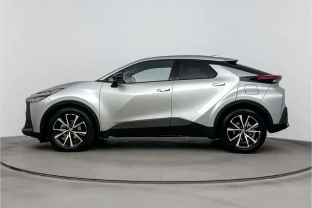 Toyota C-HR (2025) thumbnail 3