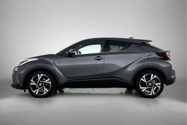 Toyota C-HR (2024) thumbnail 3