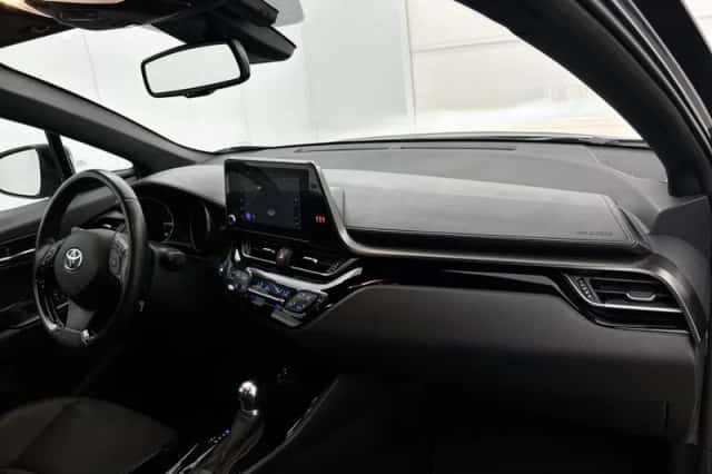 Toyota C-HR (2024) thumbnail 6