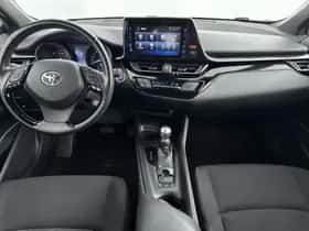 Toyota C-HR (2017) thumbnail 4