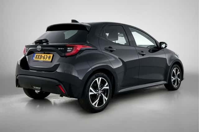 Toyota Yaris (2025) thumbnail 2