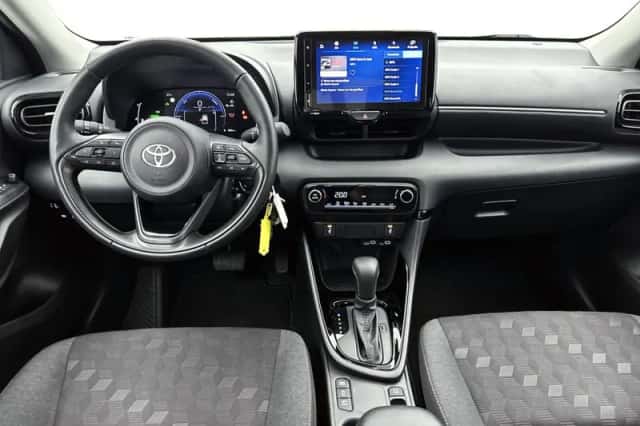 Toyota Yaris (2025) thumbnail 4