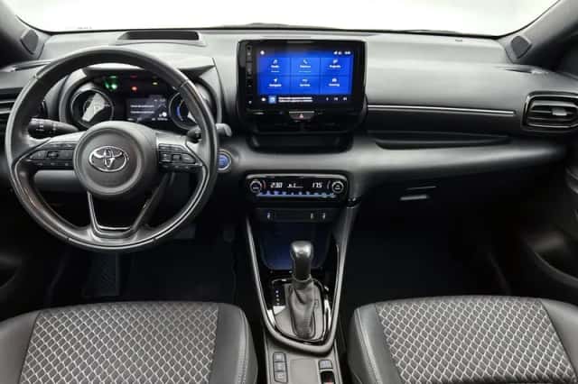 Toyota Yaris (2022) thumbnail 4