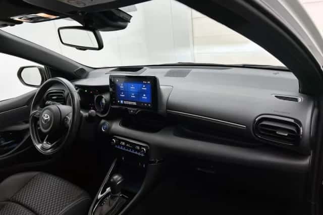 Toyota Yaris (2022) thumbnail 6