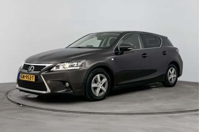 Lexus CT (2015) thumbnail 1