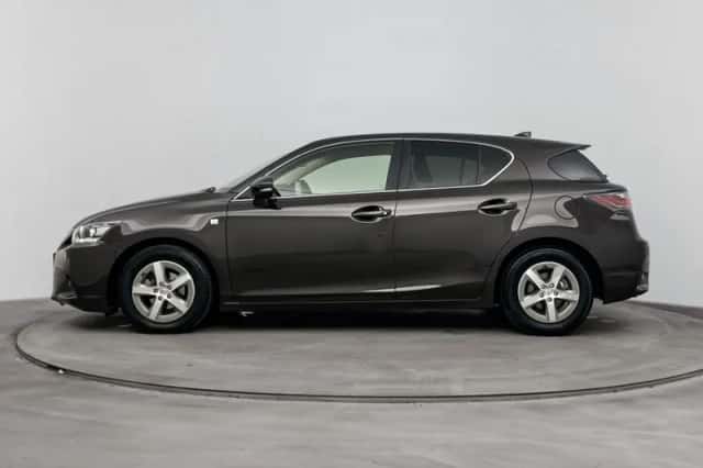 Lexus CT (2015) thumbnail 3