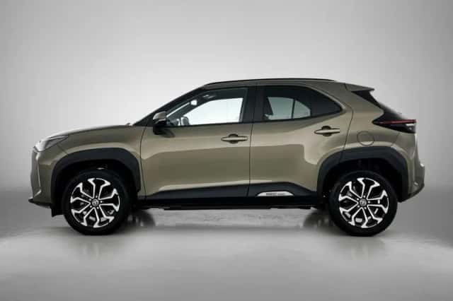 Toyota Yaris_Cross (2023) thumbnail 3