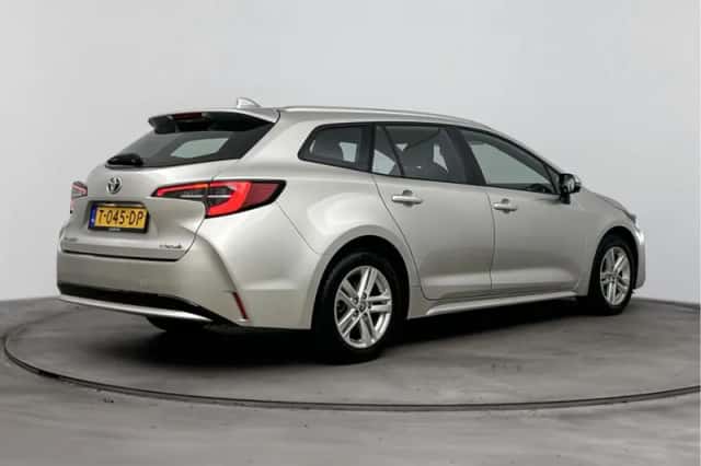 Toyota Corolla_Touring_Sports (2023) thumbnail 2