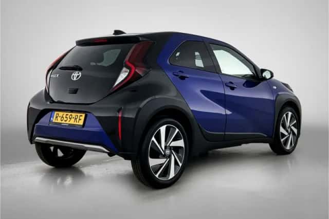 Toyota Aygo (2022) thumbnail 2