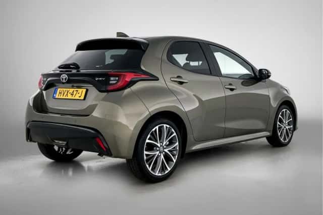 Toyota Yaris (2025) thumbnail 2