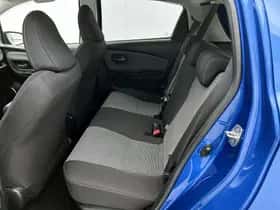 Toyota Yaris (2014) thumbnail 16