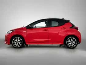 Toyota Yaris (2020) thumbnail 3