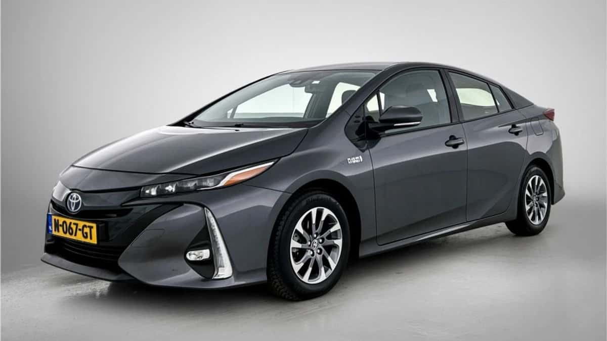Toyota Prius (2019) — foto 1
