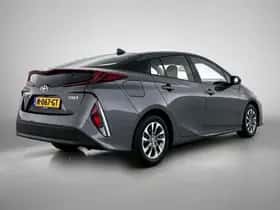 Toyota Prius (2019) thumbnail 2
