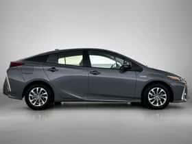 Toyota Prius (2019) thumbnail 11